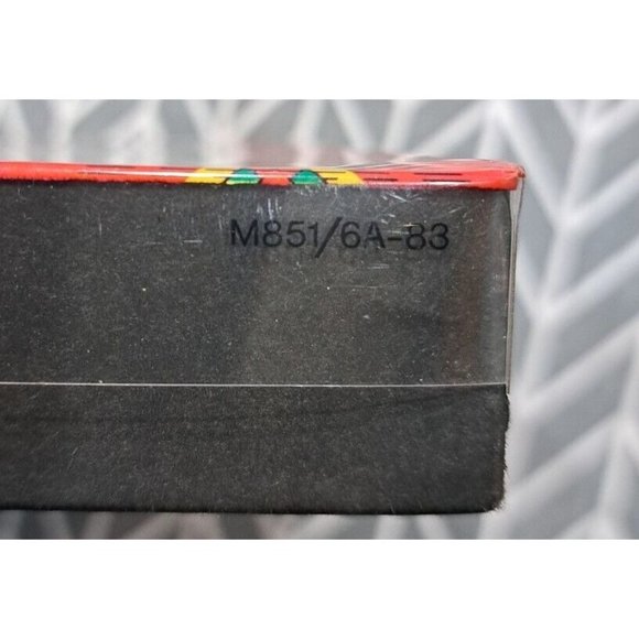 New Vintage  McGregor Handkerchiefs 6 Pack Boxed Set white on white - Picture 3 of 3